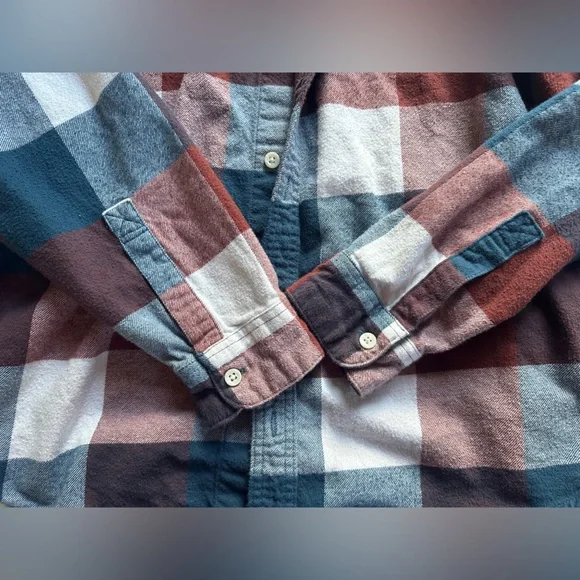 Hollister Plaid Flannel Button Down Shirt - Picture 4 of 5